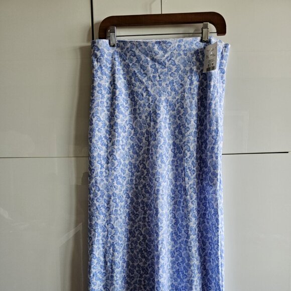 New Floral Hollister Maxi Skirt - Picture 2 of 7